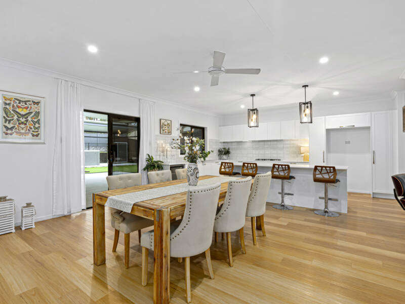 9 Lena Place, Windaroo, QLD 4207 AUS