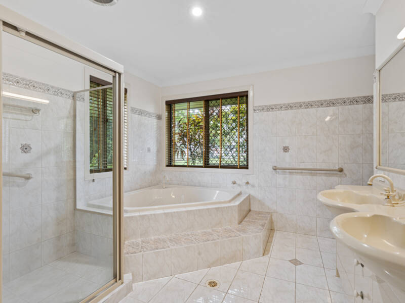 49 Oppermann Drive, Ormeau, QLD 4208 AUS