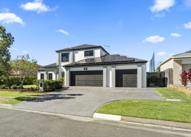 14 Riverside Tce, WINDAROO, QLD 4207