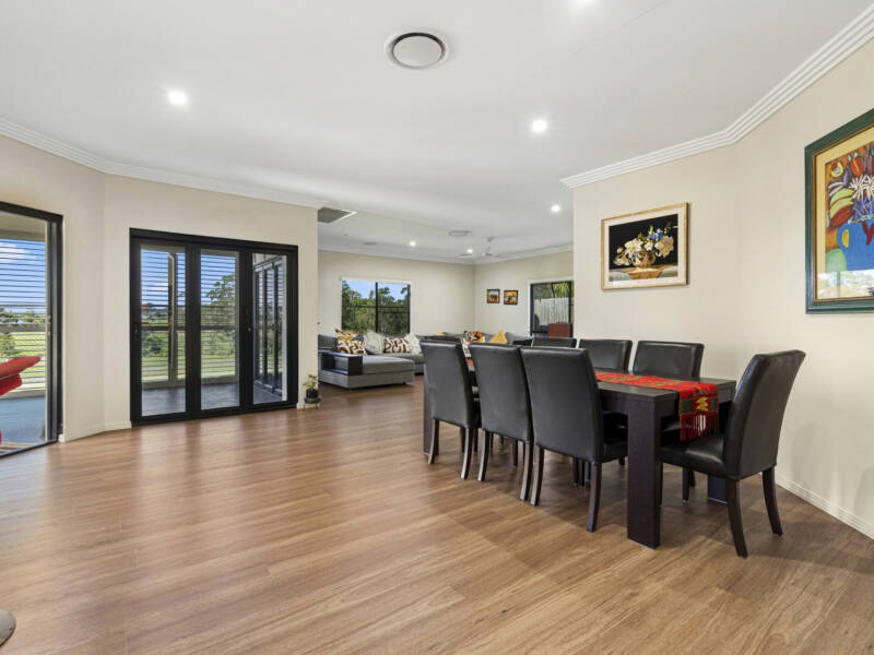 14 Riverside Tce, Windaroo, QLD 4207 AUS