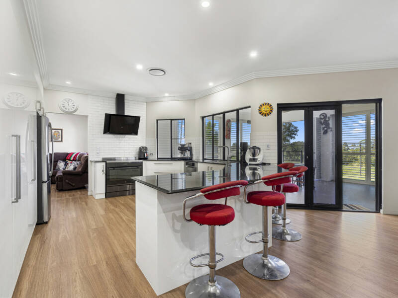 14 Riverside Tce, Windaroo, QLD 4207 AUS