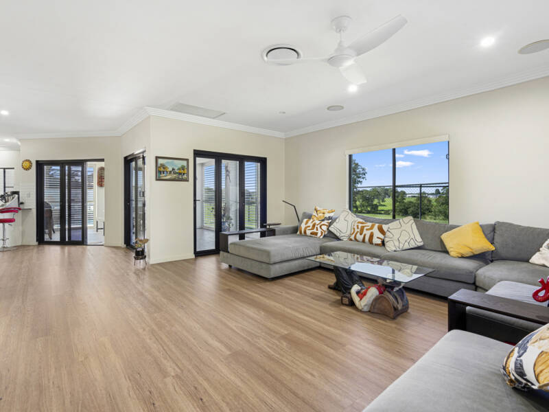 14 Riverside Tce, Windaroo, QLD 4207 AUS