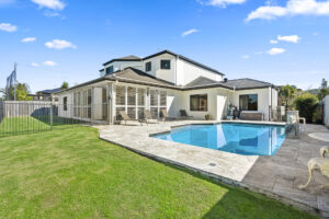 14 Riverside Tce, WINDAROO, QLD 4207
