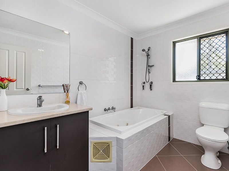 32 Mewing Court, Windaroo, QLD 4207 AUS