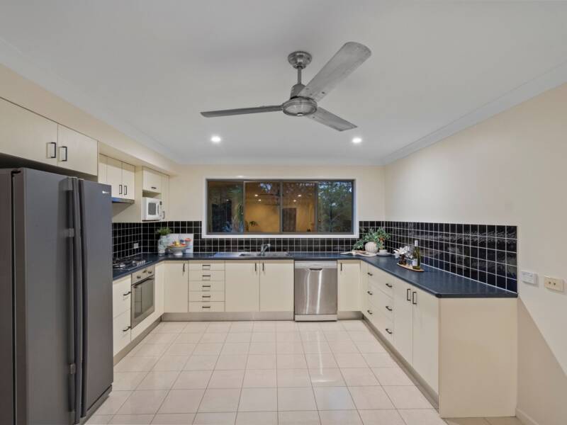 18-20 Louise Street, Waterford West, QLD 4133 AUS