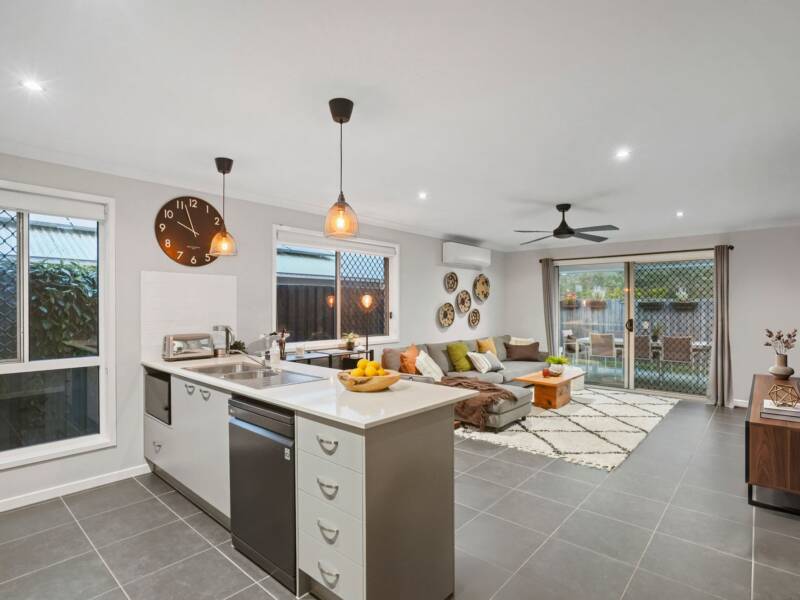 6 Corvus Court, Bahrs Scrub, QLD 4207 AUS