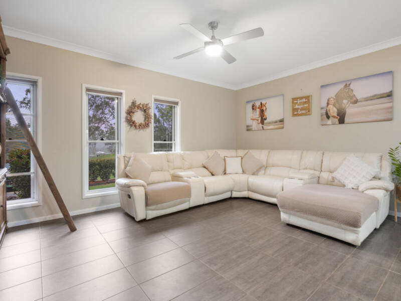 1-17 Smales Close, Kooralbyn, QLD 4285 AUS