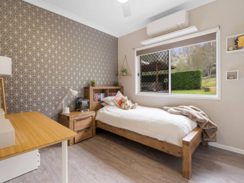 1-17 Smales Close, Kooralbyn, QLD 4285 AUS