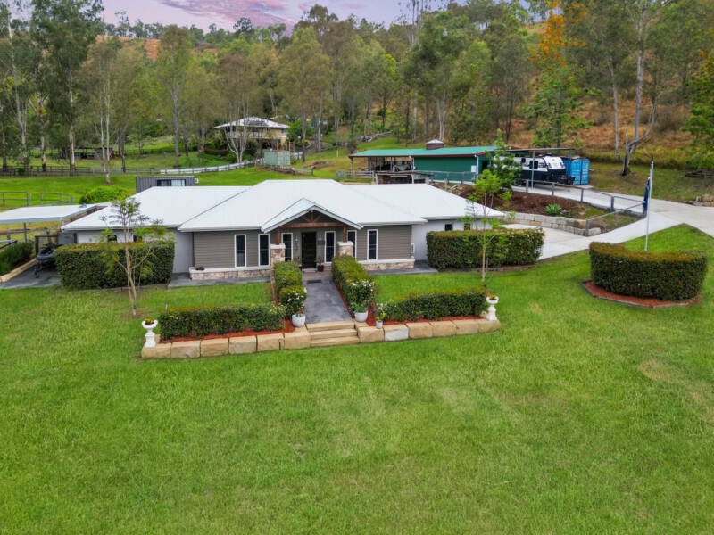 1-17 Smales Close, Kooralbyn, QLD 4285 AUS