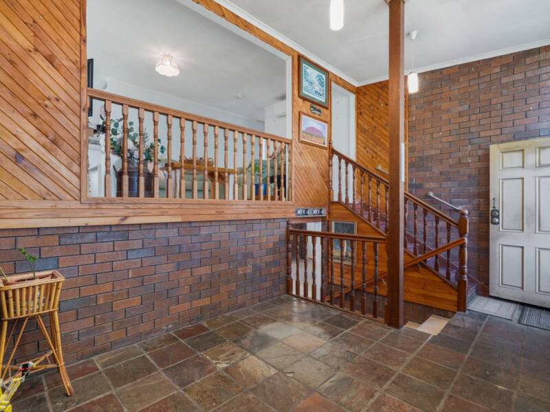 33 Crest Street, Beenleigh, QLD 4207 AUS