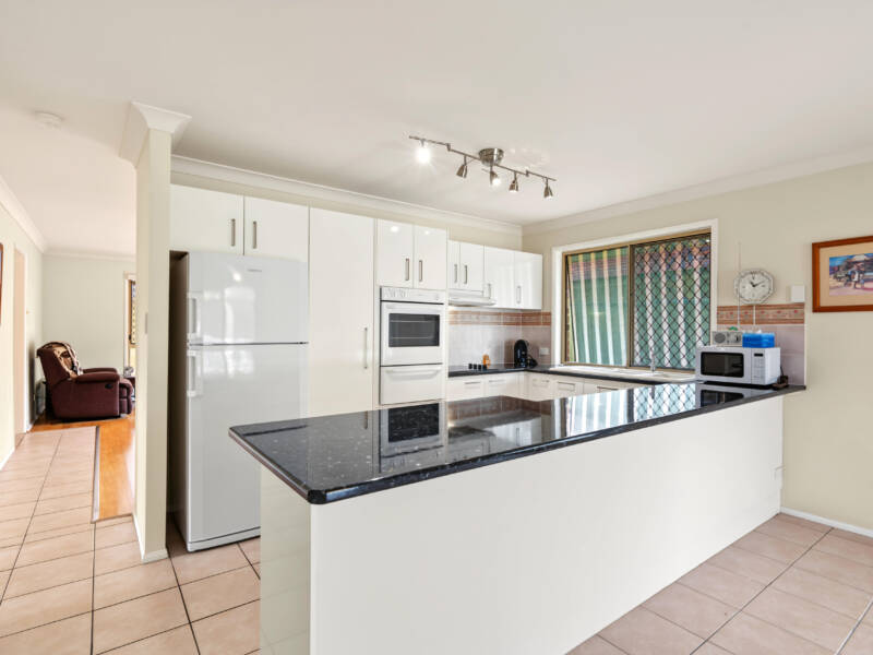 8 Allenby Crescent, Windaroo, QLD 4207 AUS