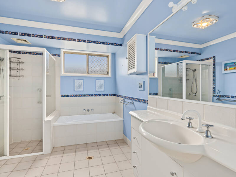 8 Allenby Crescent, Windaroo, QLD 4207 AUS