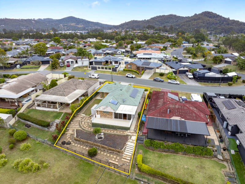 8 Allenby Crescent, Windaroo, QLD 4207 AUS